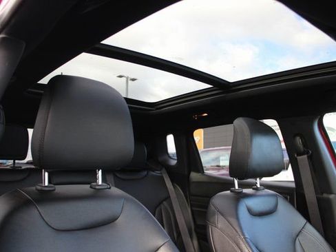 Used 2024 Jeep Compass Limited w/ High Altitude Package image 34