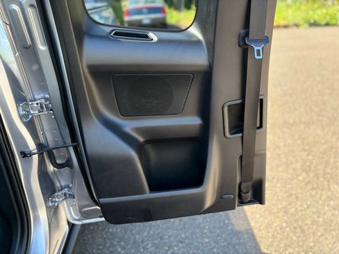 Used 2020 Toyota Tacoma SR w/ SR Convenience Package AWD/4WD image 12