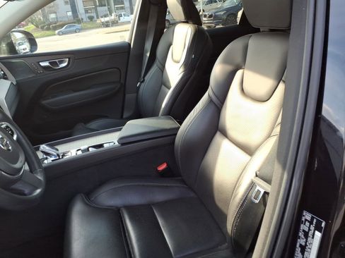 Used 2022 Volvo XC60 B5 Inscription w/ Protection Package Premier FWD image 17