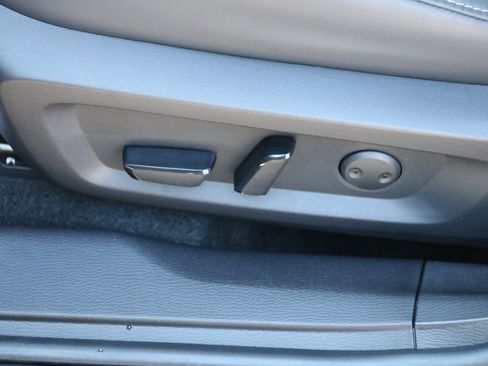 Used 2023 Mitsubishi Outlander SE image 24