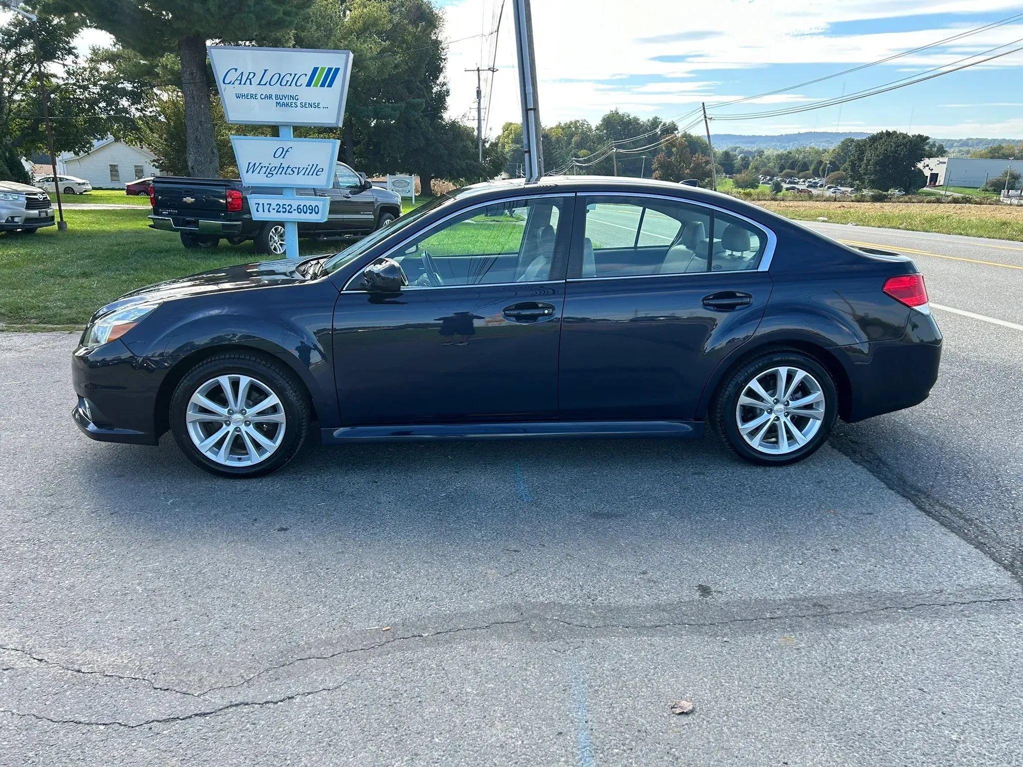 Used 2013 Subaru Legacy 2.5i Limited AWD/4WD image 9