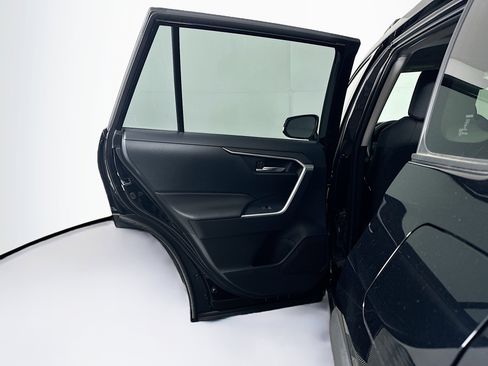 Used 2025 Toyota RAV4 XLE image 25