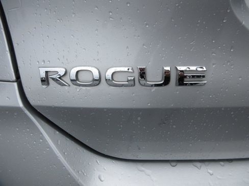 Used 2020 Nissan Rogue S w/ Special Edition Package AWD/4WD image 8