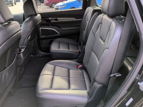 Used 2022 Kia Telluride EX w/ EX Premium Package image 24