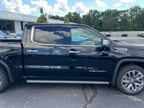 Used 2023 GMC Sierra 1500 Denali w/ Denali Reserve Package AWD/4WD image 3