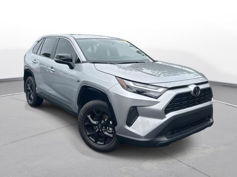Certified 2025 Toyota RAV4 LE FWD image 4