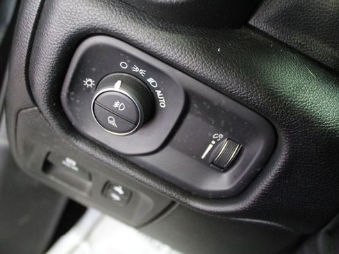 Used 2021 RAM 1500 Big Horn AWD/4WD image 11
