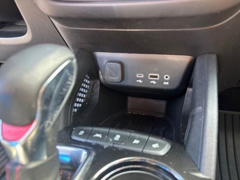 Used 2023 Chevrolet TrailBlazer RS FWD image 24