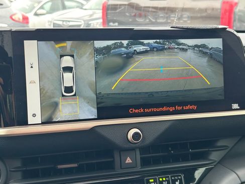 Used 2023 Toyota Crown Platinum image 33