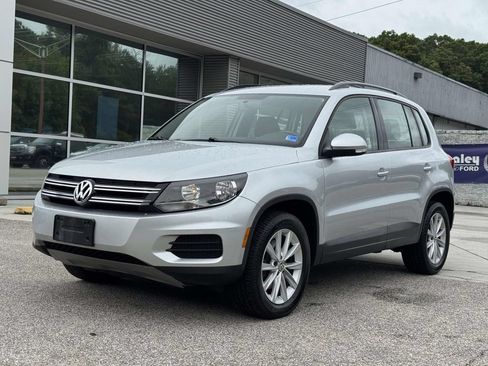 Used 2018 Volkswagen Tiguan Limited w/ Premium Package FWD image 24