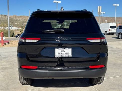 New 2025 Jeep Grand Cherokee Limited image 4