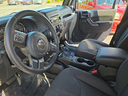 Used 2018 Jeep Wrangler Unlimited Sport S AWD/4WD image 14