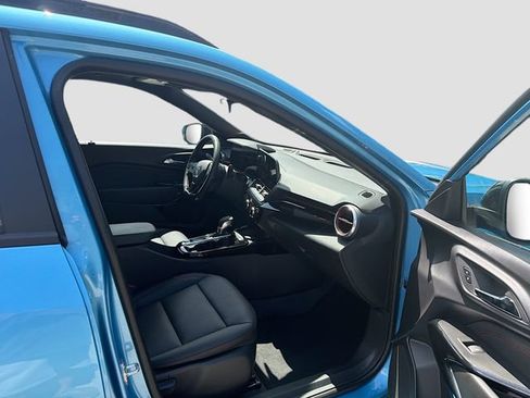 Used 2026 Chevrolet Trax RS w/ Sunroof Package FWD image 12