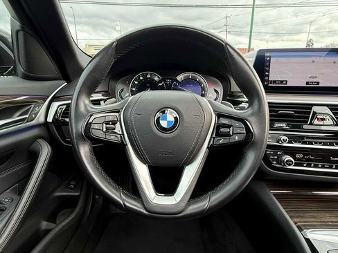 Used 2019 BMW 530i w/ Convenience Package image 16