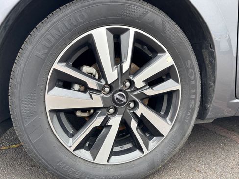 Used 2025 Nissan Versa SV FWD image 49