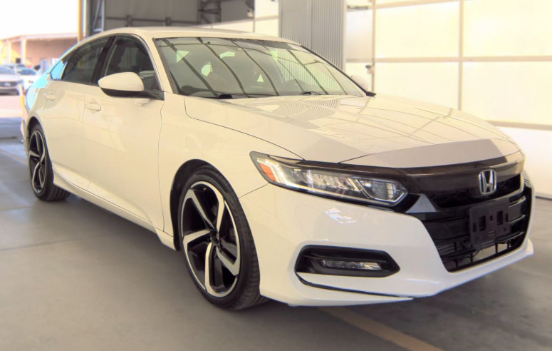 Used 2018 Honda Accord Sport image 1