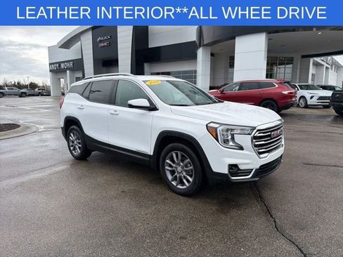 Used 2024 GMC Terrain SLT image 2