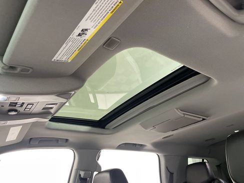 Used 2019 Cadillac Escalade Premium Luxury AWD/4WD image 18