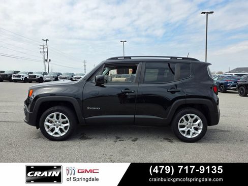 Used 2018 Jeep Renegade Latitude AWD/4WD image 4