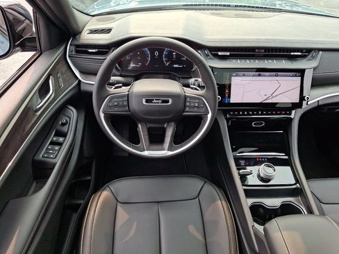New 2026 Jeep Grand Cherokee Limited AWD/4WD image 11