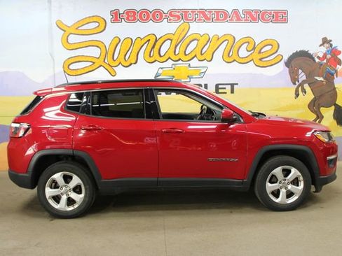 Used 2018 Jeep Compass Latitude w/ Popular Equipment Group AWD/4WD image 1