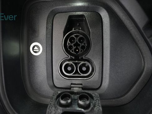 Used 2025 Rivian R1S Adventure image 10