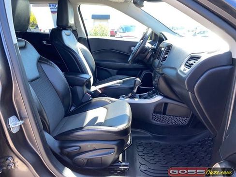 Used 2019 Jeep Compass Latitude w/ Popular Equipment Group AWD/4WD image 6