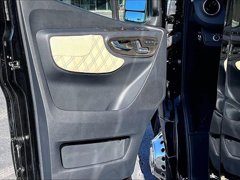 Used 2024 Mercedes-Benz Sprinter 3500 image 23