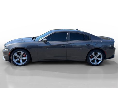 Used 2018 Dodge Charger R/T RWD image 2