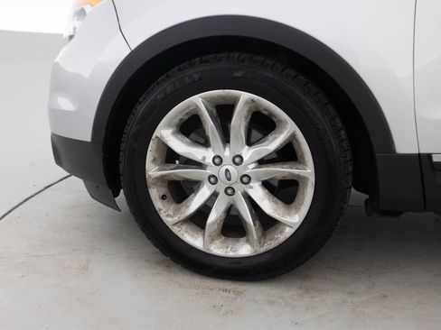 Used 2013 Ford Explorer XLT AWD/4WD image 18