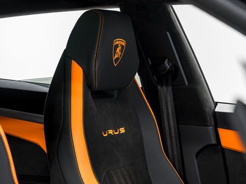 Used 2023 Lamborghini Urus S image 40