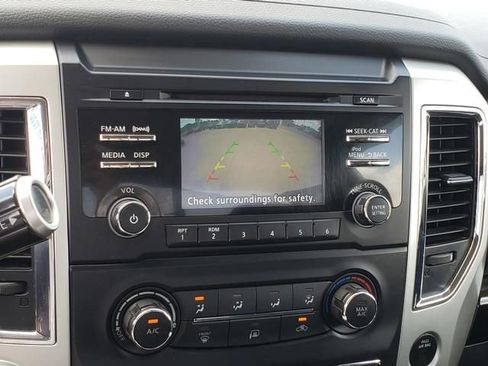 Used 2018 Nissan Titan SV AWD/4WD image 26