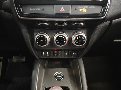 Used 2025 Mitsubishi Outlander Sport LE image 27