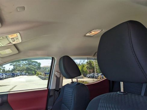 Used 2022 Toyota Tacoma SR5 image 22