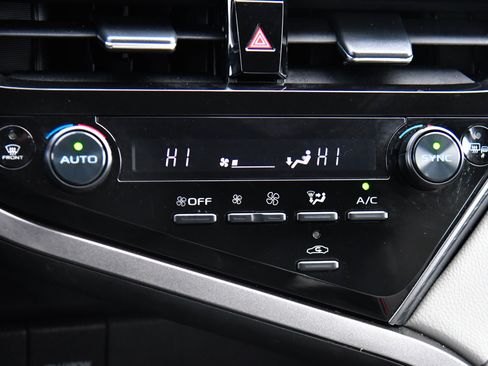 Used 2024 Toyota Camry SE image 23