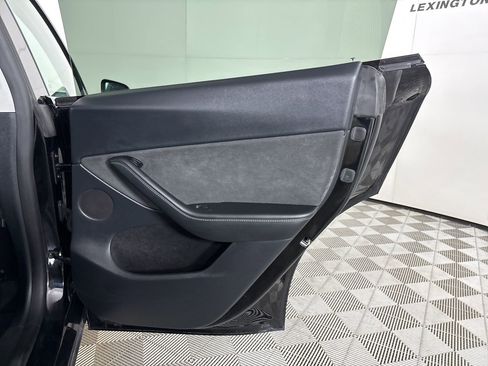 Used 2023 Tesla Model Y Performance image 17