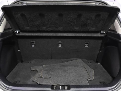 Used 2021 Hyundai Venue SE image 19