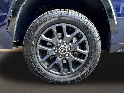 Used 2022 Toyota Tundra Platinum w/ Advanced Package AWD/4WD image 9