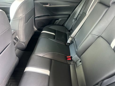 New 2026 Toyota Camry Hybrid FWD image 11