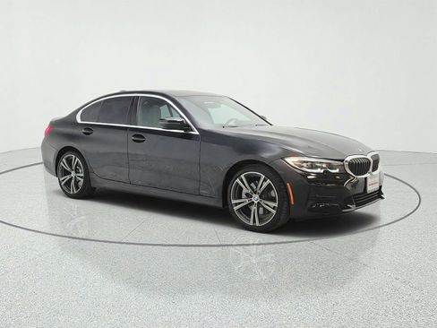 Used 2022 BMW 330i Sedan w/ Convenience Package RWD image 3