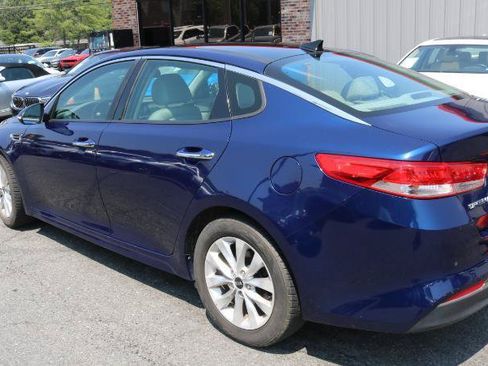 Used 2016 Kia Optima EX w/ Premium Package FWD image 4