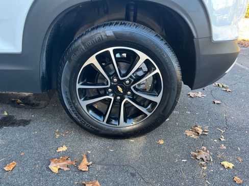 Used 2025 Chevrolet TrailBlazer LT image 25