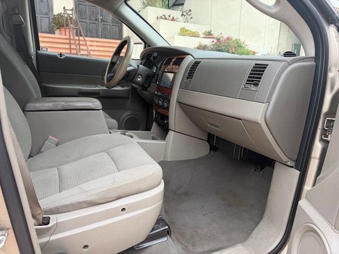 Used 2009 Dodge Durango SLT w/ Technology Group II image 12