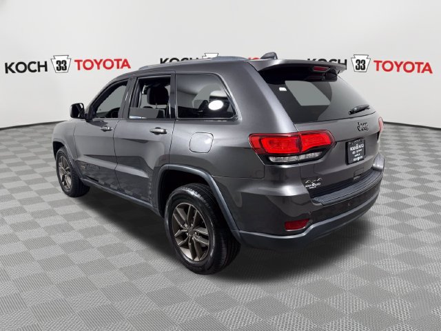 Used 2017 Jeep Grand Cherokee Laredo AWD/4WD image 6