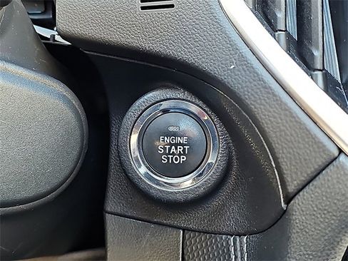 Used 2021 Subaru Forester Limited image 27