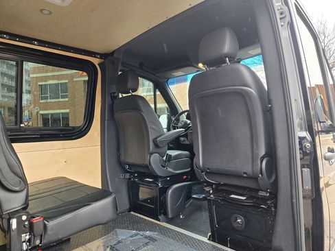 Used 2020 Mercedes-Benz Sprinter 2500 image 25