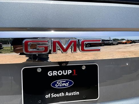 Used 2023 GMC Yukon XL SLT w/ SLT Luxury Package AWD/4WD image 31