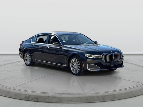 Used 2022 BMW 740i xDrive AWD/4WD image 1