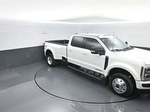 Certified 2025 Ford F450 Platinum image 16