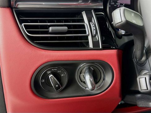 New 2026 Porsche Macan image 14